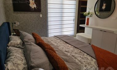 Casa en venta cerca de Cumbres Dominio 3 niveles, terraza y patio.