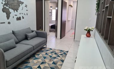 Casa en venta cerca de Cumbres Dominio 3 niveles, terraza y patio.