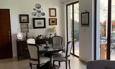 Casa en venta en Cuernavaca, Colonia Tlaltenango, alberca.