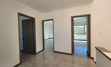 Casa en  Venta en Fraccionamiento privado con Casa Club en Zona de Hospitales