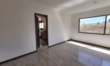 Casa en  Venta en Fraccionamiento privado con Casa Club en Zona de Hospitales