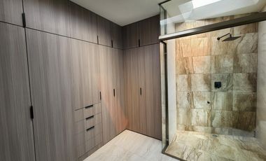 Casa en  Venta en Fraccionamiento privado con Casa Club en Zona de Hospitales