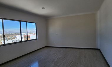 Casa en  Venta en Fraccionamiento privado con Casa Club en Zona de Hospitales