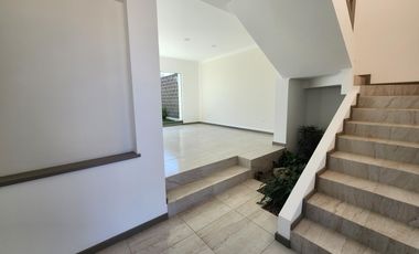 Casa en  Venta en Fraccionamiento privado con Casa Club en Zona de Hospitales