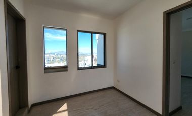 Casa en  Venta en Fraccionamiento privado con Casa Club en Zona de Hospitales