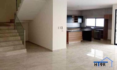 CASA EN VENTA FRACCIONAMIENTO LOMAS DE CHAPULTEPEC