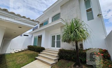 Casa en Venta en Costa de Oro