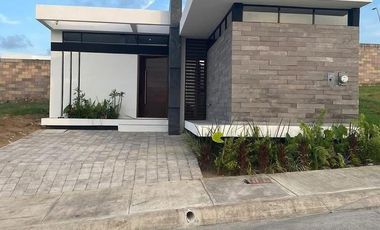 CASA EN VENTA DE UNA PLANTA, FRACCIONAMIENTO LOMAS DEL DORADO, BOCA DEL RIO, VERACRUZ