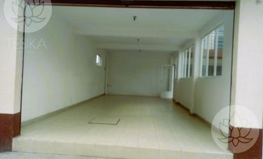 VENTA DE PLAZA COMERCIAL EN METEPEC TOTALMENTE RENTADA, ESTADO DE MÉXICO