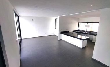 Casa en Venta en Privada con Piscina en Conkal