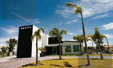 Casa - Fraccionamiento Jardines del Lago