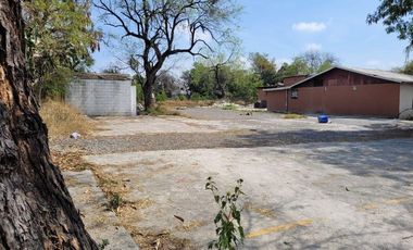 Terreno en Venta   en esquina 2000 metros Centro de San Nicolas de los Garza N.L.