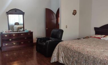 CASA EN DESNIVELES DE 3 PISOS, HACIENDA OJO DE AGUA SUP. 525 MTS