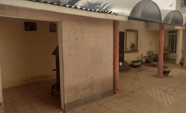 CASA EN DESNIVELES DE 3 PISOS, HACIENDA OJO DE AGUA SUP. 525 MTS