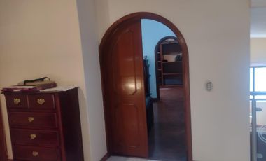 CASA EN DESNIVELES DE 3 PISOS, HACIENDA OJO DE AGUA SUP. 525 MTS