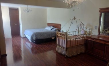 CASA EN DESNIVELES DE 3 PISOS, HACIENDA OJO DE AGUA SUP. 525 MTS