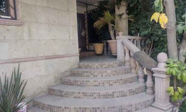 CASA EN DESNIVELES DE 3 PISOS, HACIENDA OJO DE AGUA SUP. 525 MTS