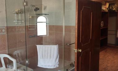 CASA EN DESNIVELES DE 3 PISOS, HACIENDA OJO DE AGUA SUP. 525 MTS