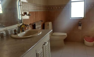 CASA EN DESNIVELES DE 3 PISOS, HACIENDA OJO DE AGUA SUP. 525 MTS