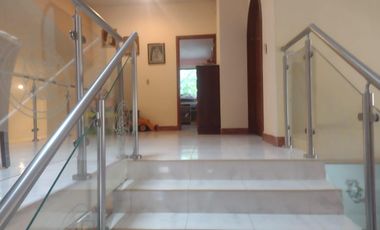 CASA EN DESNIVELES DE 3 PISOS, HACIENDA OJO DE AGUA SUP. 525 MTS