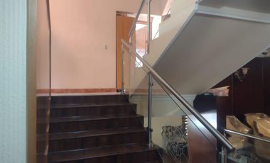 CASA EN DESNIVELES DE 3 PISOS, HACIENDA OJO DE AGUA SUP. 525 MTS