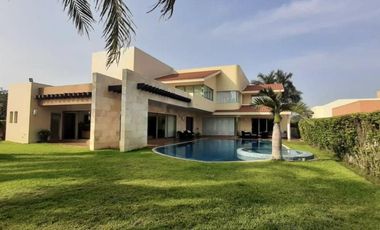 EL DORADO, Casa en VENTA con ALBERCA, acceso a río, 4 recámaras, sala de TV, vigilancia