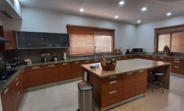 EL DORADO, Casa en VENTA con ALBERCA, acceso a río, 4 recámaras, sala de TV, vigilancia