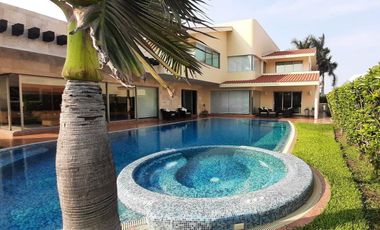 EL DORADO, Casa en VENTA con ALBERCA, acceso a río, 4 recámaras, sala de TV, vigilancia