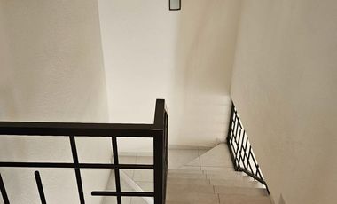 CASA USADA EN VENTA, LOMAS DE LAS ESTRELLAS, COL. LOMAS RESIDENCIAL, PACHUCA, HGO.