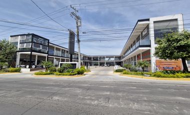 VENTA | RENTA Local Comercial u Oficina de 32 obra gris con 20 m2 terraza