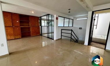 Casa u oficina para remodelar en Jardines de Santa Mónica