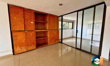 Casa u oficina para remodelar en Jardines de Santa Mónica