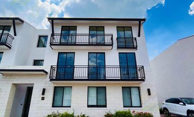 Depa de Lujo 1er Piso, en Venta en El Refugio, Querétaro