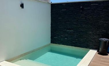 Casa en VENTA con alberca y frente a parque, Fracc. Las Palmas Green