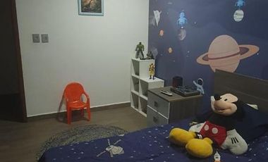 Casa en VENTA con alberca y frente a parque, Fracc. Las Palmas Green