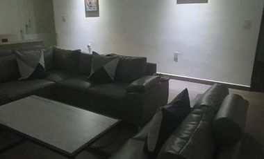 Casa en VENTA con alberca y frente a parque, Fracc. Las Palmas Green