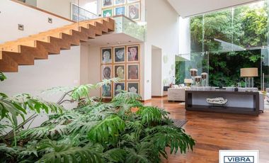 Residencia de lujo del Arq. Farré a la venta en Pedregal .