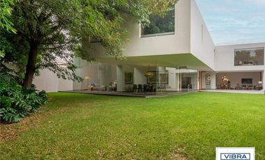 Residencia de lujo del Arq. Farré a la venta en Pedregal .