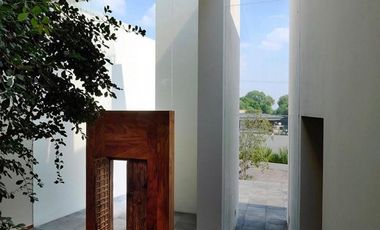 Residencia de lujo del Arq. Farré a la venta en Pedregal .