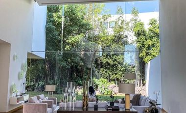 Residencia de lujo del Arq. Farré a la venta en Pedregal .