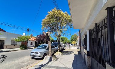 Dos propiedades ideal consultorios y vivienda en San José