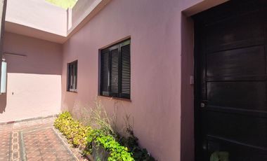 Dos propiedades ideal consultorios y vivienda en San José