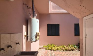 Dos propiedades ideal consultorios y vivienda en San José