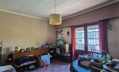 Dos propiedades ideal consultorios y vivienda en San José