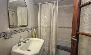 Dos propiedades ideal consultorios y vivienda en San José