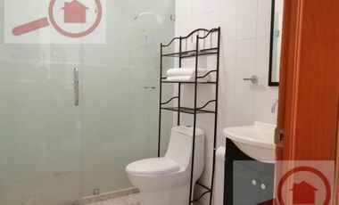 Terreno en desnivel de calle a calle con una vista estupenda del mar