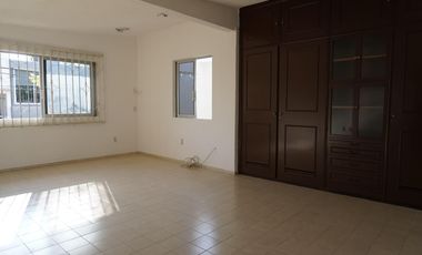 FRACC. REFORMA, Casa en VENTA con doble frente y 3 recamaras