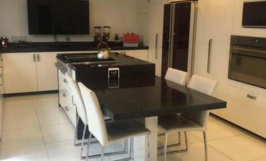 Casa en VENTA, Calle Cerrada en  parte baja San Jerónimo