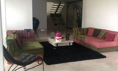 Casa en VENTA, Calle Cerrada en  parte baja San Jerónimo