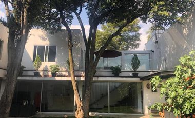 Casa en VENTA, Calle Cerrada en  parte baja San Jerónimo